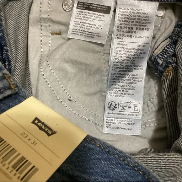 Levi’s XL Straight Frankies Dream Jeans (NWT) (Size: 23 X 31) - Picture 15 of 15